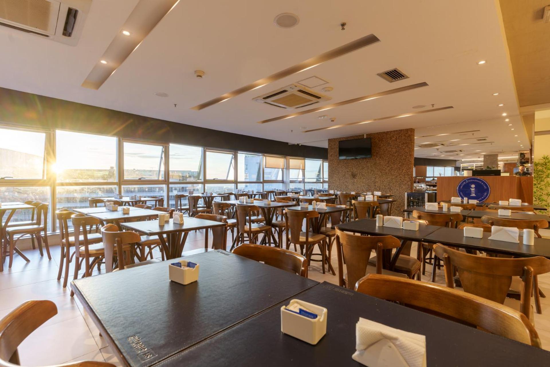 Fusion Hplus Express + Brasilia Bagian luar foto